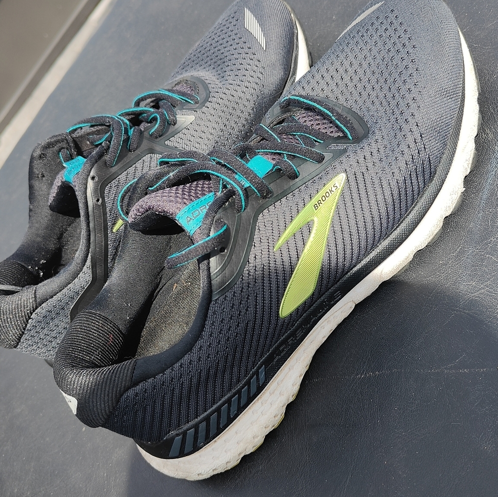 Brooks Mens Adrenaline GTS 20 1103071D018 Black Running Shoes Sneakers Size 10.5